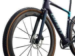 Vélo gravel carbone GIANT Revolt Advanced SL 2 Deep Lagoon SRAM Rival AXS
