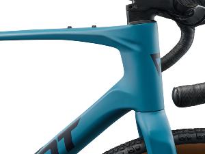 Vélo gravel carbone GIANT Revolt Advanced 3 Aquarium 