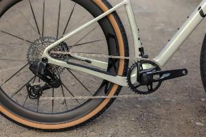 Vélo gravel femmes LIV Devote Advanced SL 2 Misty Aloe SRAM Rival AXS